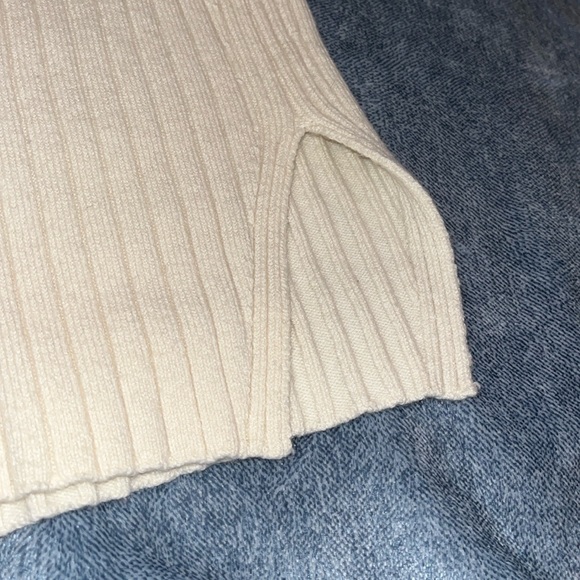 Wilfred | Tank - Picture 5 of 5